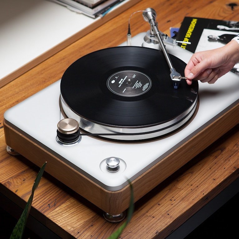 Shinola Runwell Turntable