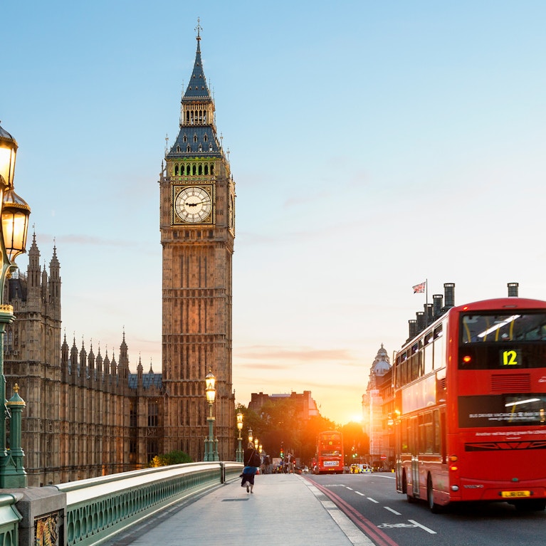 London Big Ben and traffic on Westminster Bridge